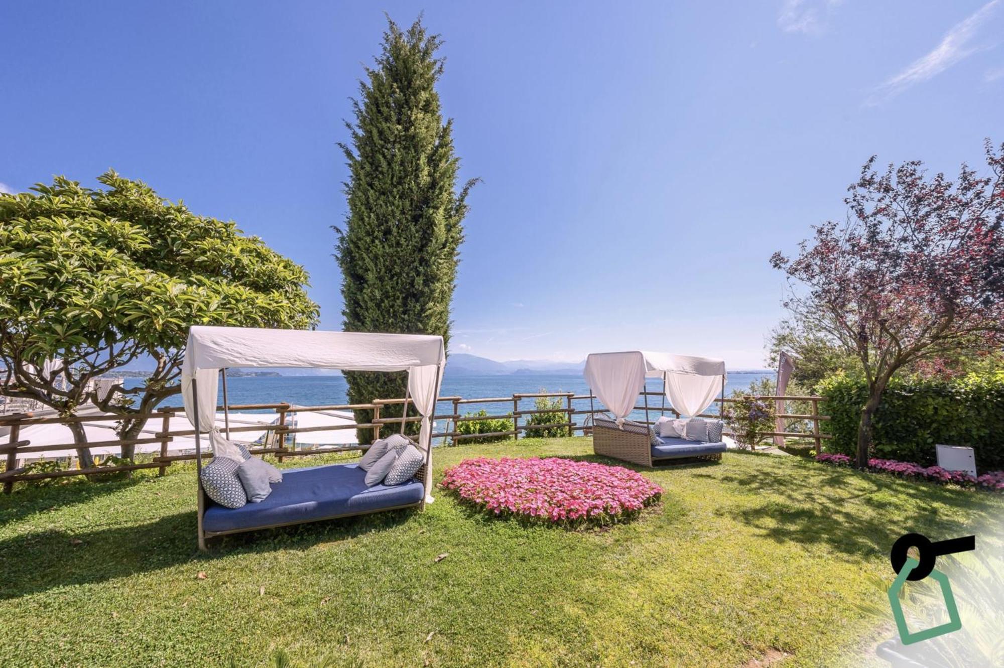 Hotiday Apartment Collection - Desenzano Desenzano del Garda Luaran gambar